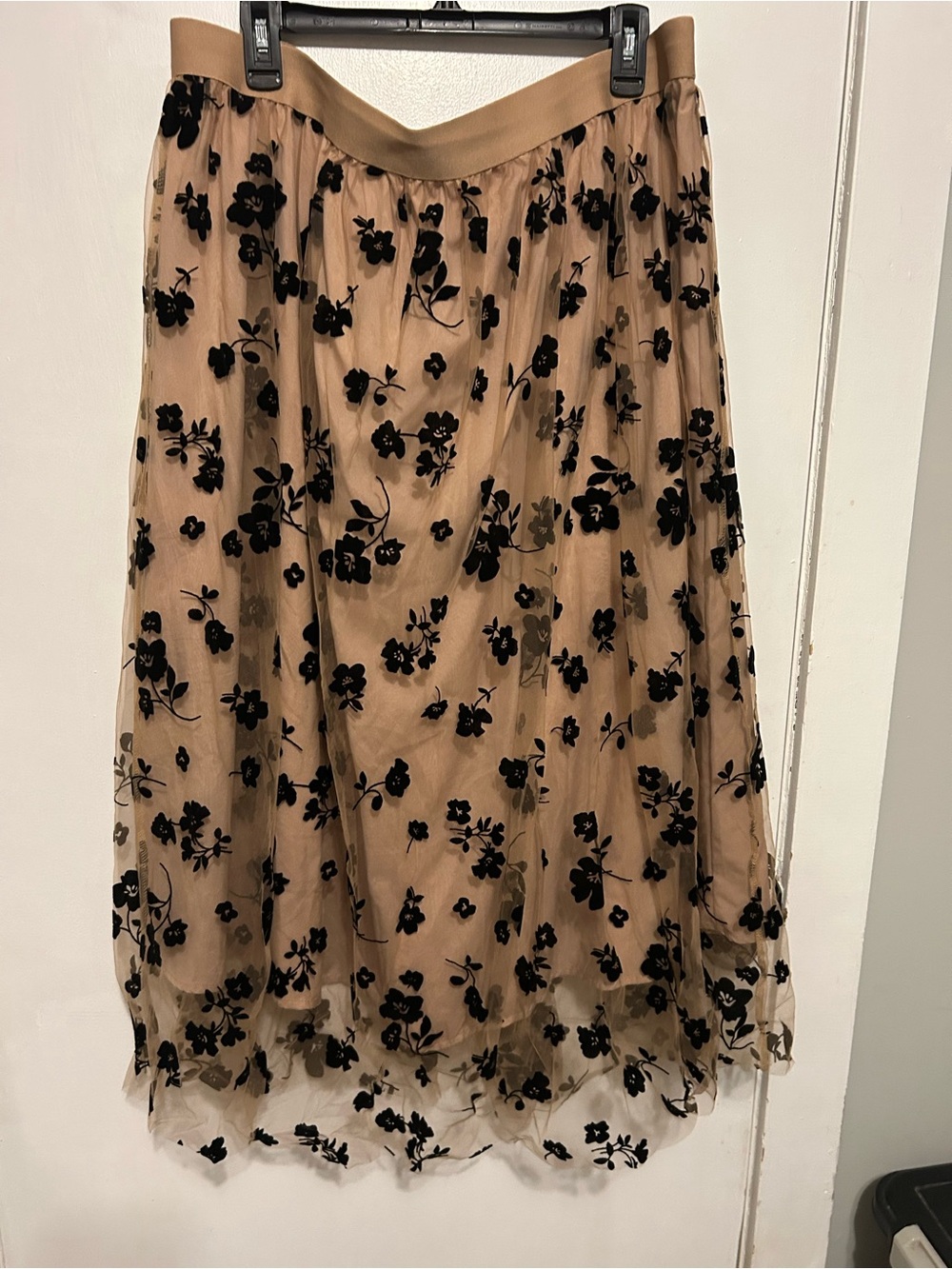SHEIN Tan Midi Tulle Skirt with Black Floral Flock